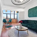 Mall View Apartment *