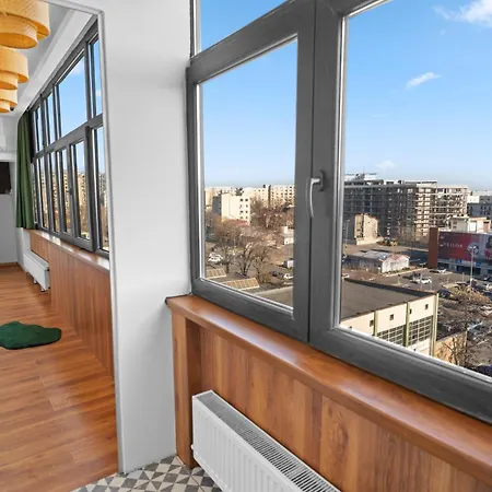 Apartment Mall View *
